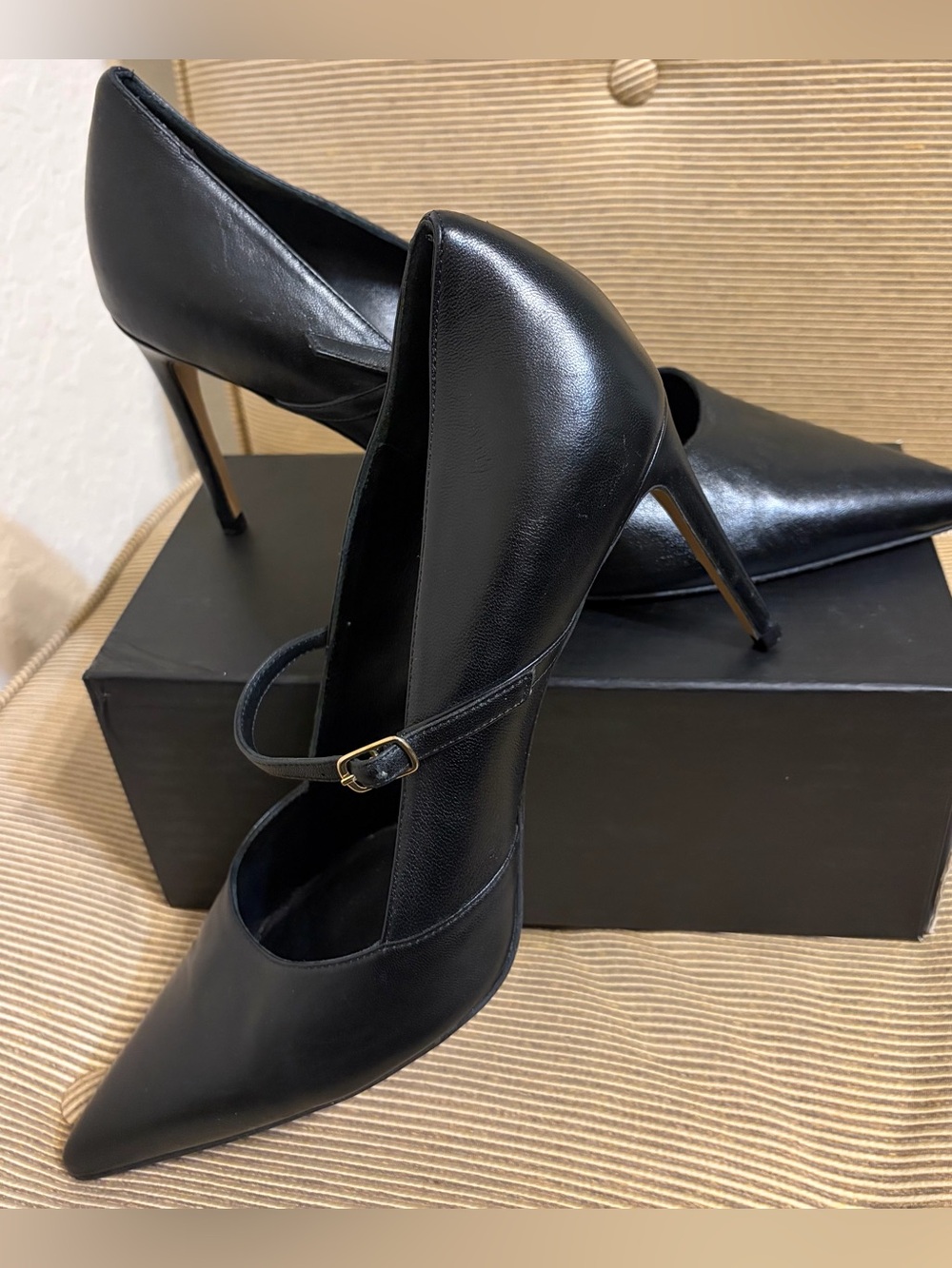 Bruno Magli Prima Italian Leather Pointed Toe Mary Jane Pump in Black - Size 11